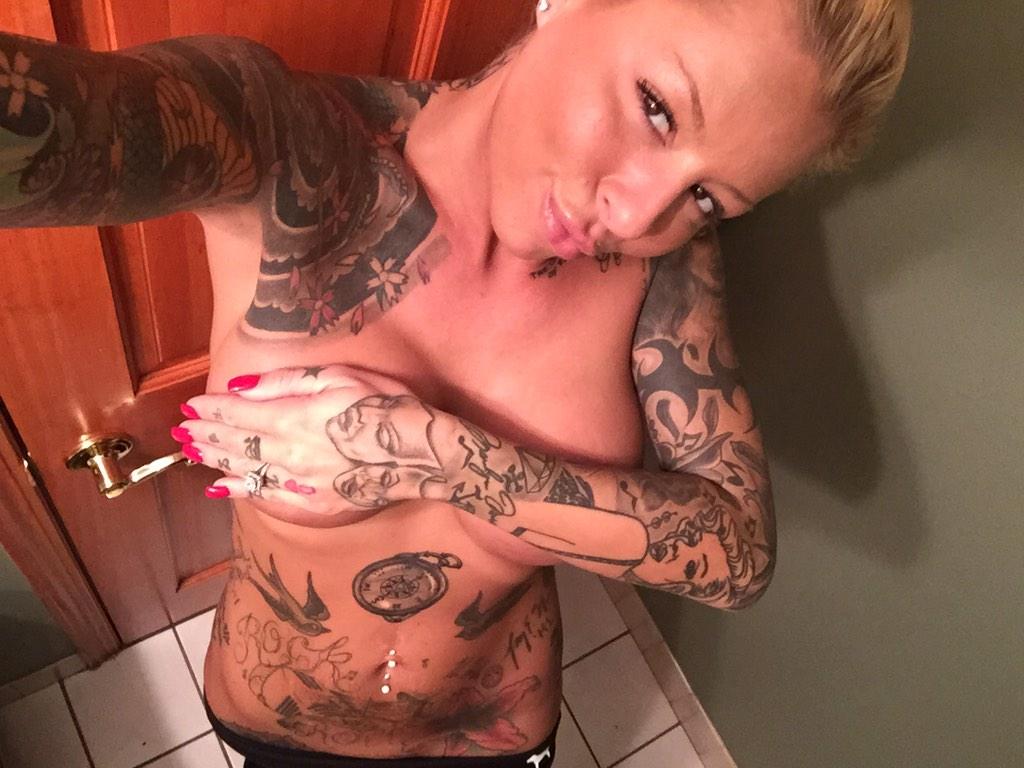 BShannonfan's tweet photo. First day of the Fanpage..do we get the 50 Followers? @mmoonhot @mooiman01 @NakedHotGirls http://t.co/Ub5MVzCmT3