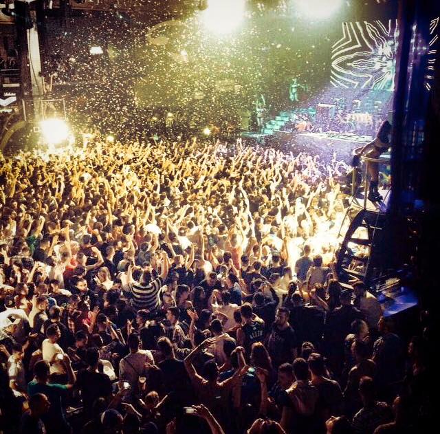 fabrikdiscoteca's tweet photo. Tremenda noche y tremenda locura. Sábado con Loco Dice  !!!!!!!!!!!! http://t.co/LGZKkd9xaf
