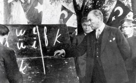 Başta başöğretmen Mustafa Kemal Atatürk olmak üzere tüm öğretmenlerin Öğretmenler Günü kutlu olsun