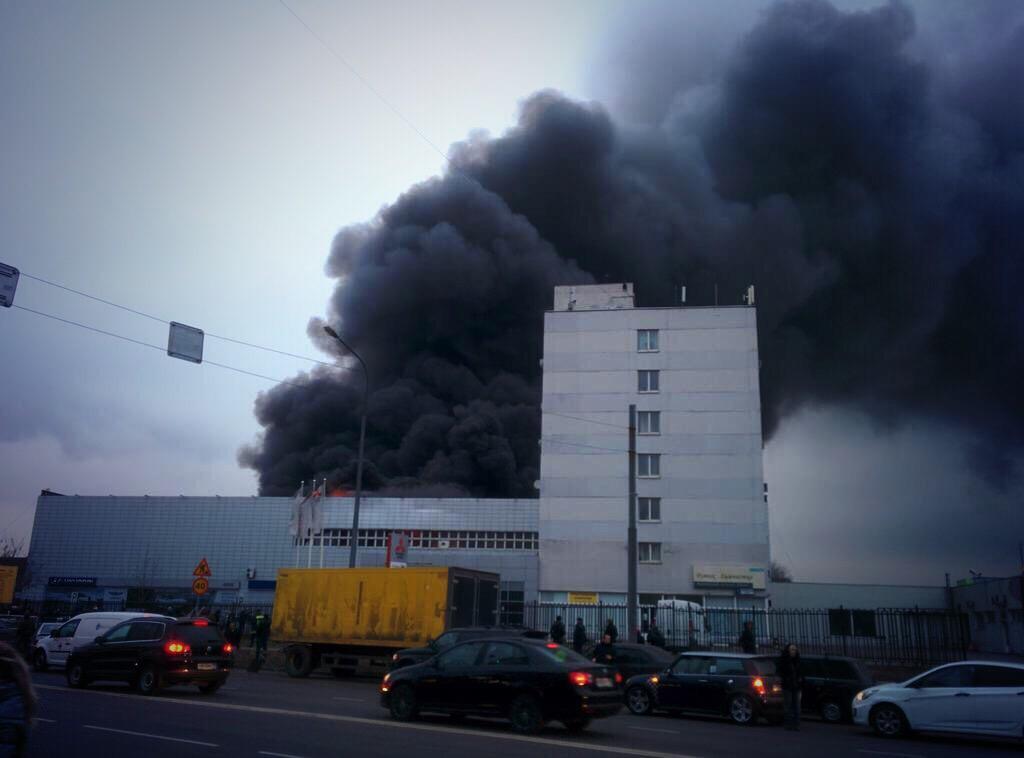 пожар на кожуховской. пожар шоссе энтузиастов сегодня. пожар в квартире в москве. авария на шоссе энтузиастов. пожар на шоссе энтузиастов сегодня.