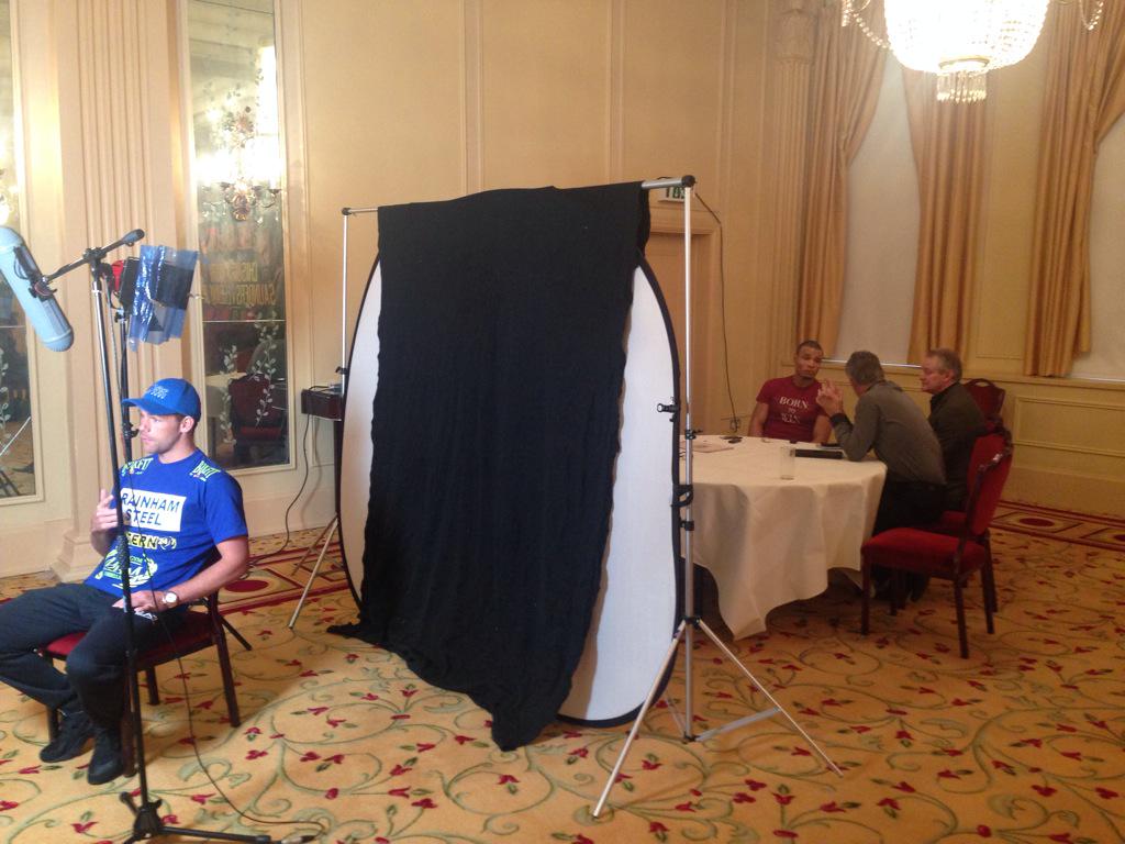 BOXINGPAGE's tweet image. Can't wait to see some footage later, it's finally happened Saunders &amp;amp; Eubank Jr are at the same presser #BADBLOOD http://t.co/OlmDD1ocIA"