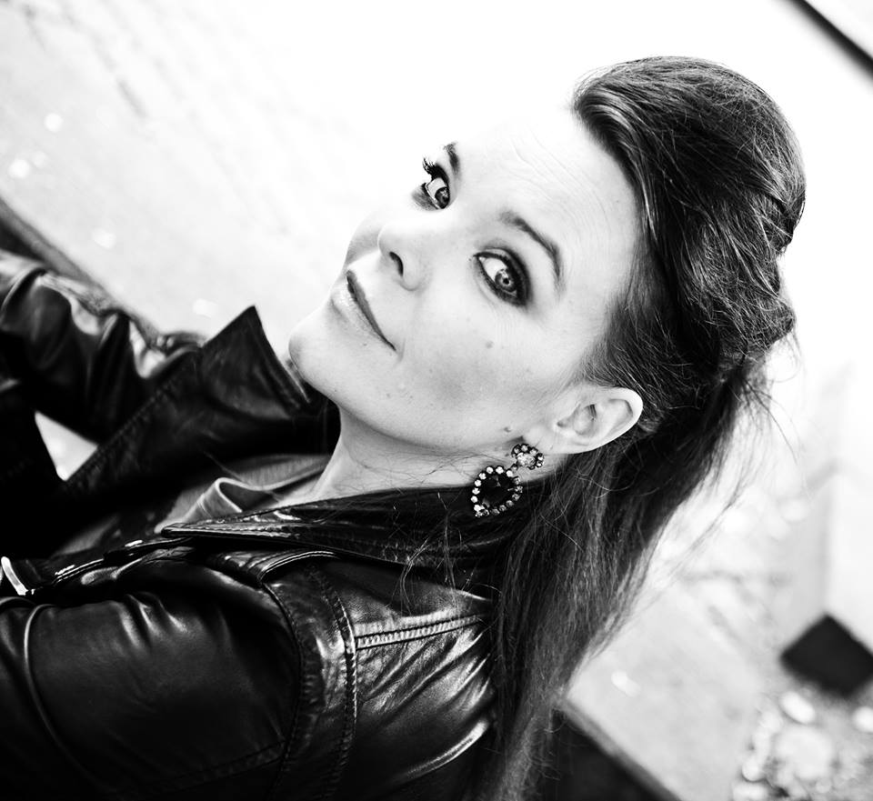 Turno también para que Anette Olzon nos presente #Shine! Aquí tenéis sus fechas! metalcry.com/anette-olzon-t… <a href="/GMFConcerts/">GMFConcerts</a>