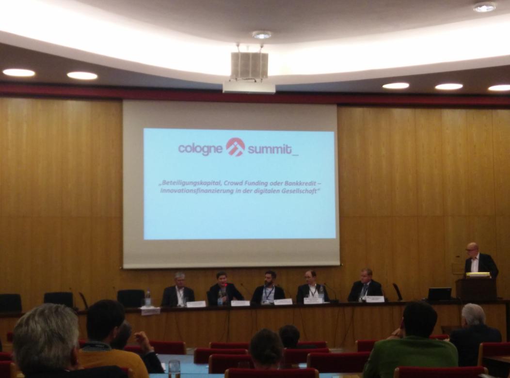 wirecloudTEL's tweet photo. @thomasbachem “gute Zeiten für Angel-Investoren“ @cologneITsummit #citsum http://t.co/SyXSwOeDUu