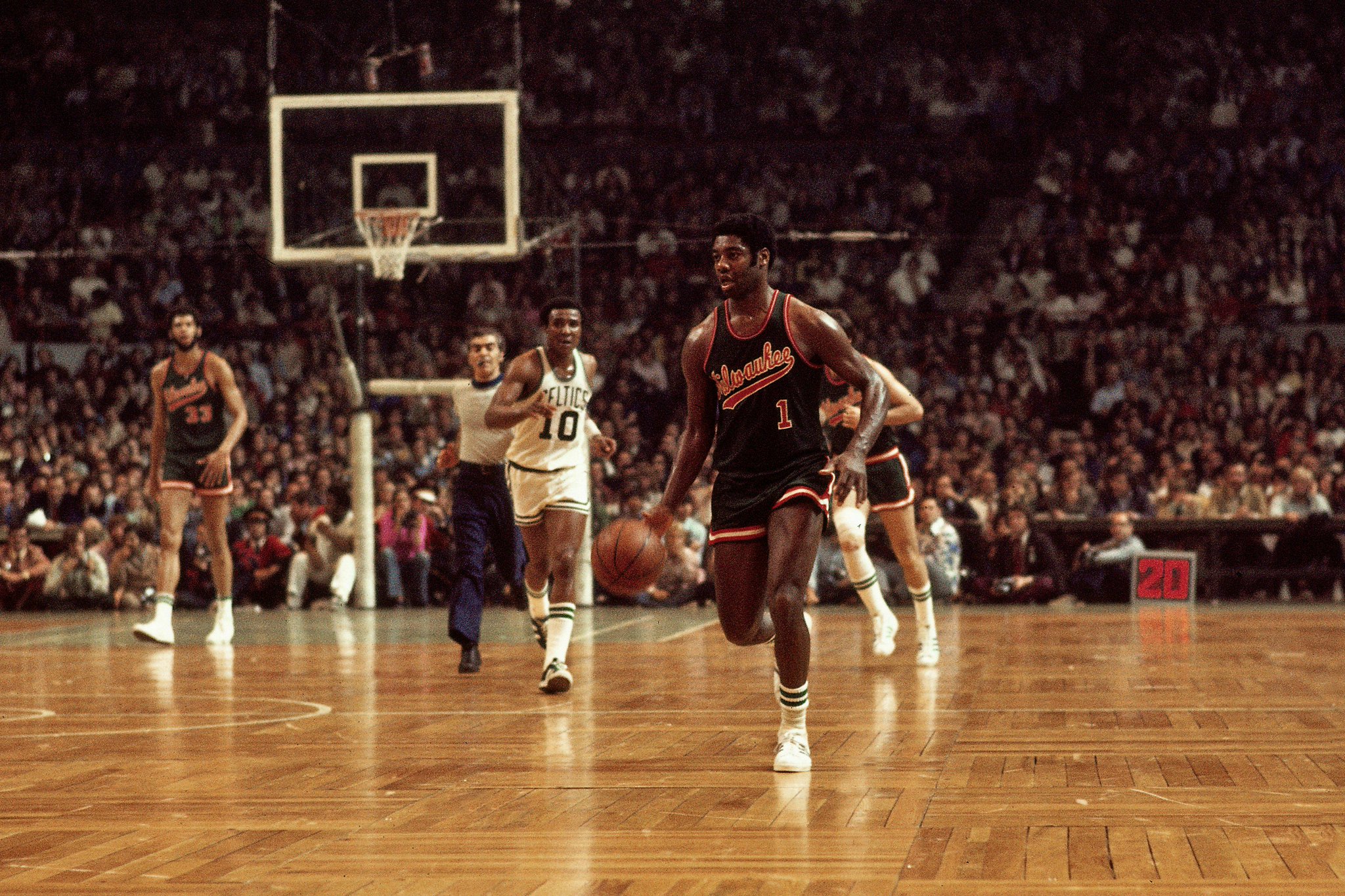 Join us in wishing "The Big O" Oscar Robertson a very Happy Birthday!! 