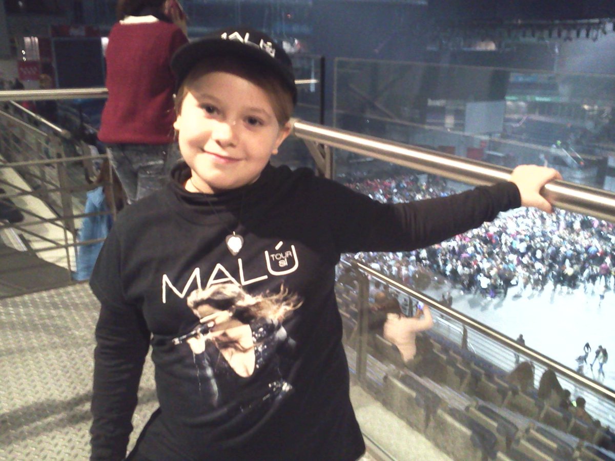 Milavm01's tweet photo. #MaluFragancias Felicidad plena, mi segundo concierto de Malú http://t.co/BGTz8eWQqg