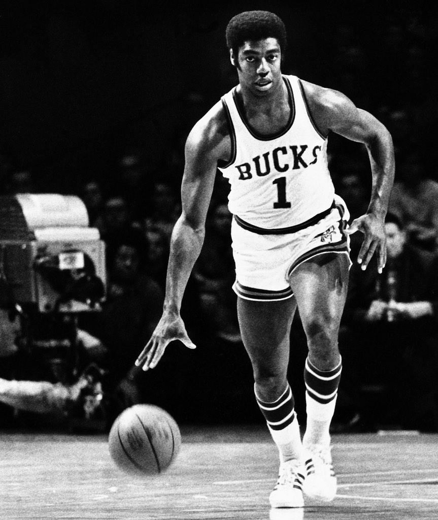 Mr Triple-Dub!!!! Happy Birthday to Hall of Famer Oscar Robertson! 