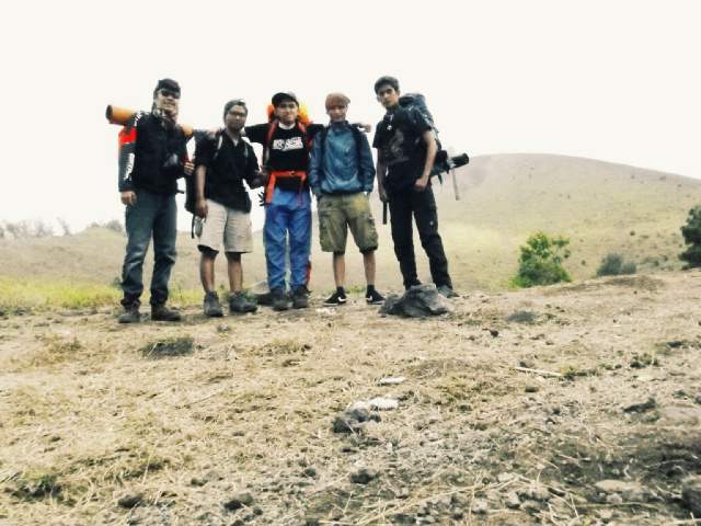 Hayu again ah RT <a href="/FAzreda/">Fauzi G</a> Reach the peak the dream of the climbers <a href="/Anarchie21/">Luthfi Z Anarchie</a> <a href="/IIyonx/">239</a> @dolehsagaraa \m/