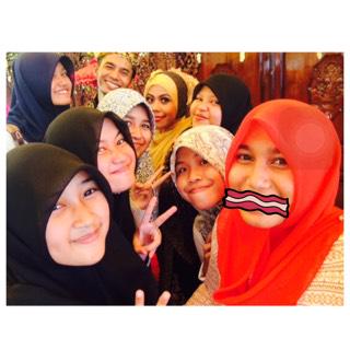 Putri74316's tweet photo. HWD amak Mile sayang({})♥♥ http://t.co/EZfSV0Lfnw