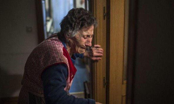 UberFootbalI's tweet image. This 85 yr. old woman was evicted from her home, but Rayo Vallecano offered to pay her rent for the rest of her life.