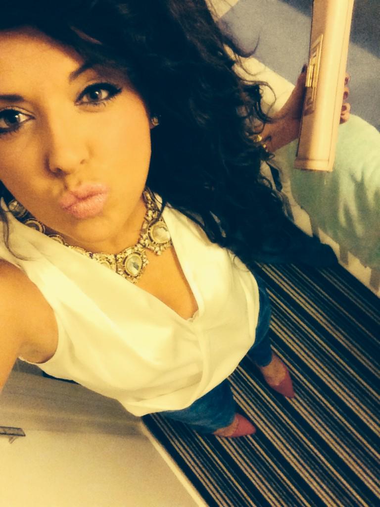 katrinalou2098's tweet photo. #weekend#antics#duckface#double#dates#top#night 🍹🍸👍😘😜 http://t.co/dJl41yF1nI