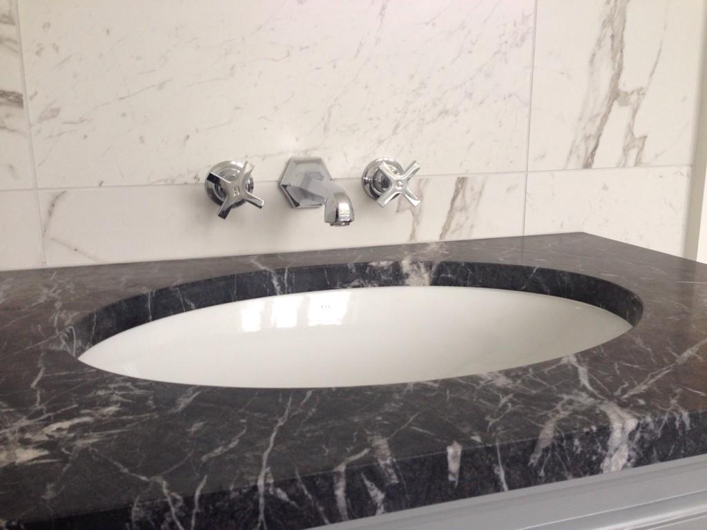Vivere_Design's tweet photo. Stunning Etna #marble #vanity by @stoneAgeLtd #bespoke #interiordesign #bathroom #ideas #Islington #London #home http://t.co/4Pbl25432G