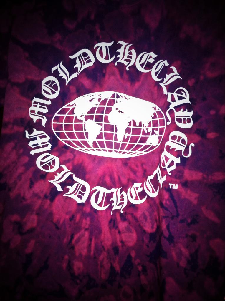 MoldTheClayMN's tweet photo. Hay @itsmiss_e don't forget to scoop your tiedye ! 💃👚 #MoldTheClayModels http://t.co/bynDozSFgU