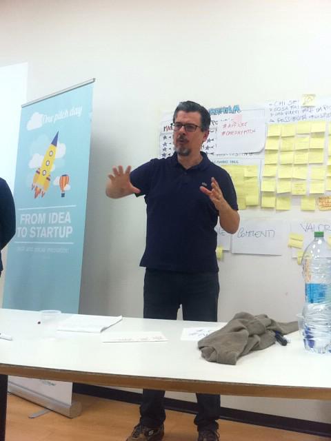 ErikaIntrisano's tweet photo. Il #matador delle #startup @5anatre ne ha per tutti! @innovlab @etnahitech @youthub #appidee #onedaypitch http://t.co/kwrMpVkjBY