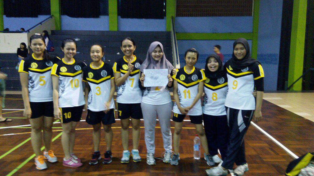 KontingenFIBUI's tweet photo. terima kasih para Kontingen Voli Putri FIB!!! #OlimUI #BudayaKamiBudayaJuara http://t.co/MDP9eSo77U