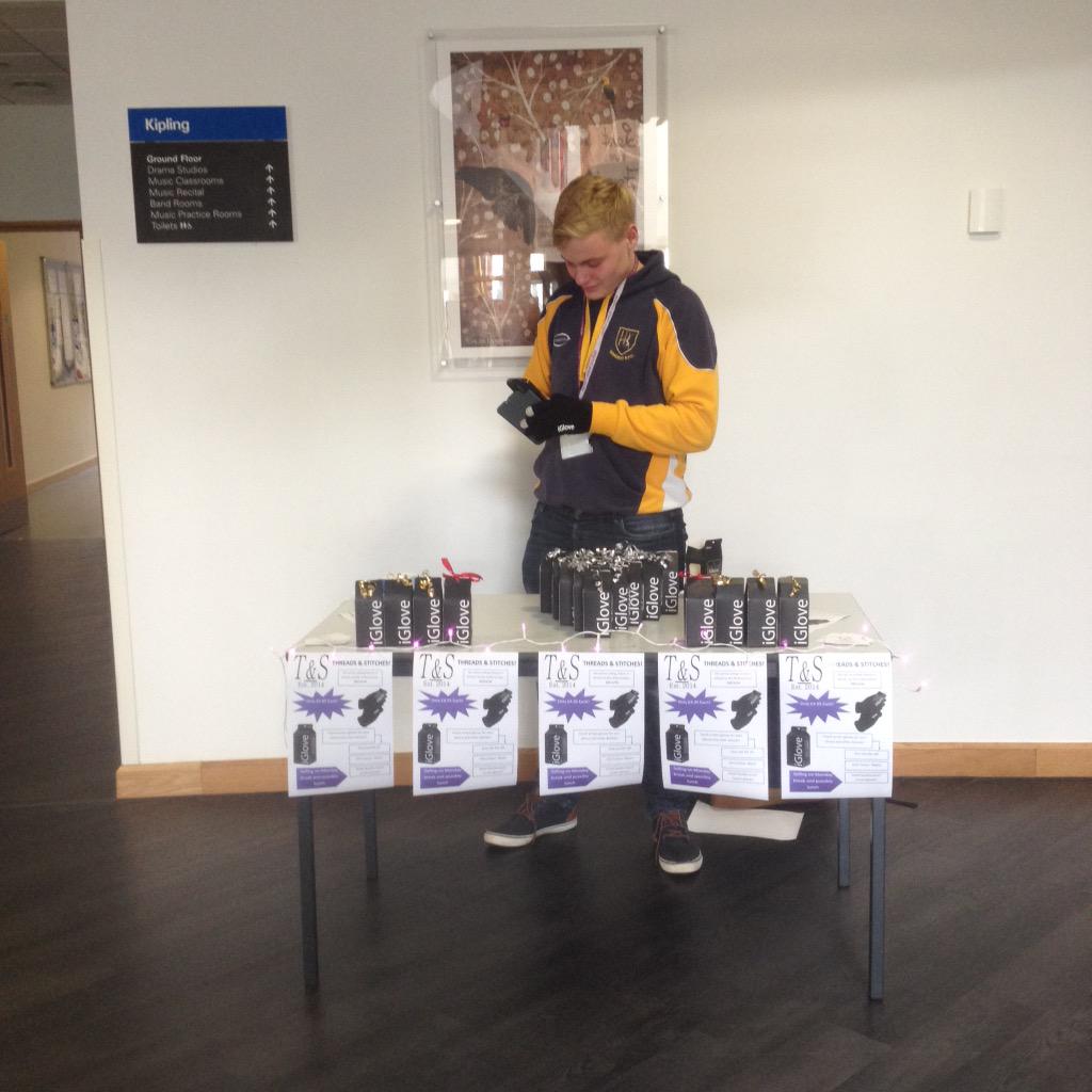 Threads_S's tweet image. iglove stall set up by the hub all week only £4.95