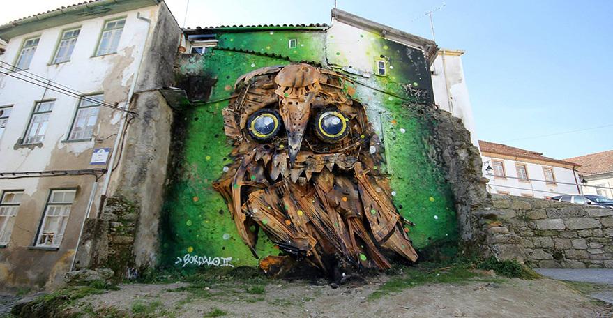 sapo's tweet photo. Covilhã: Artista português 'Bordalo II' transforma lixo numa coruja serrana http://t.co/je3BGoPCtJ http://t.co/DfqSTuFGO8