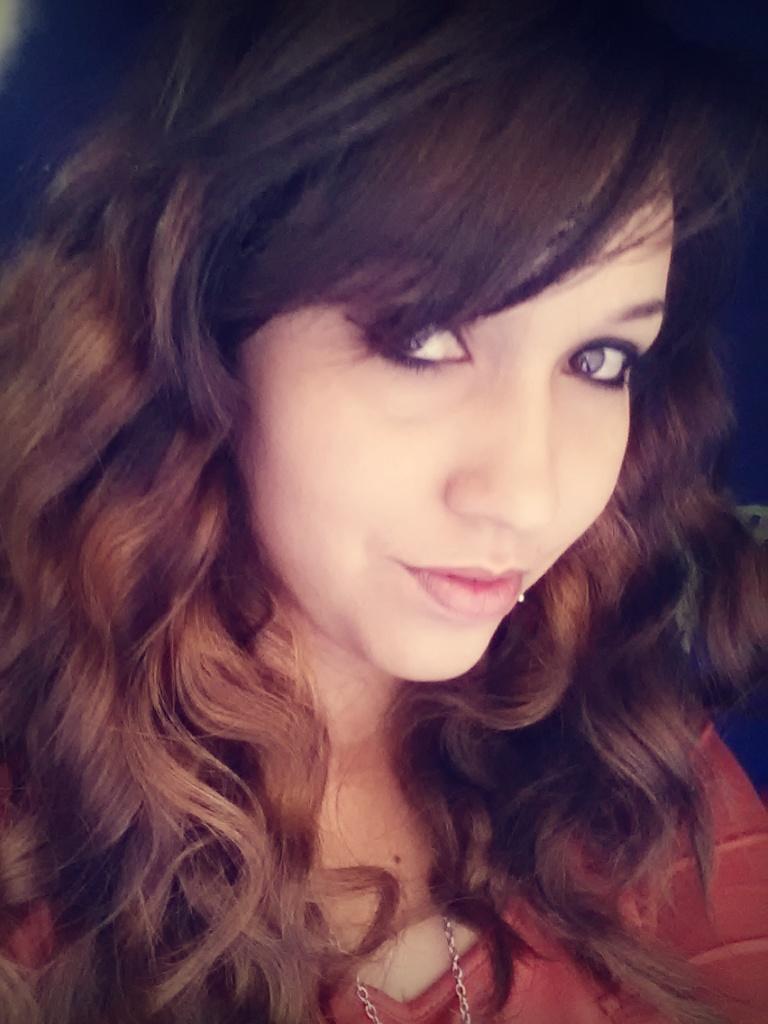 monybow's tweet image. 