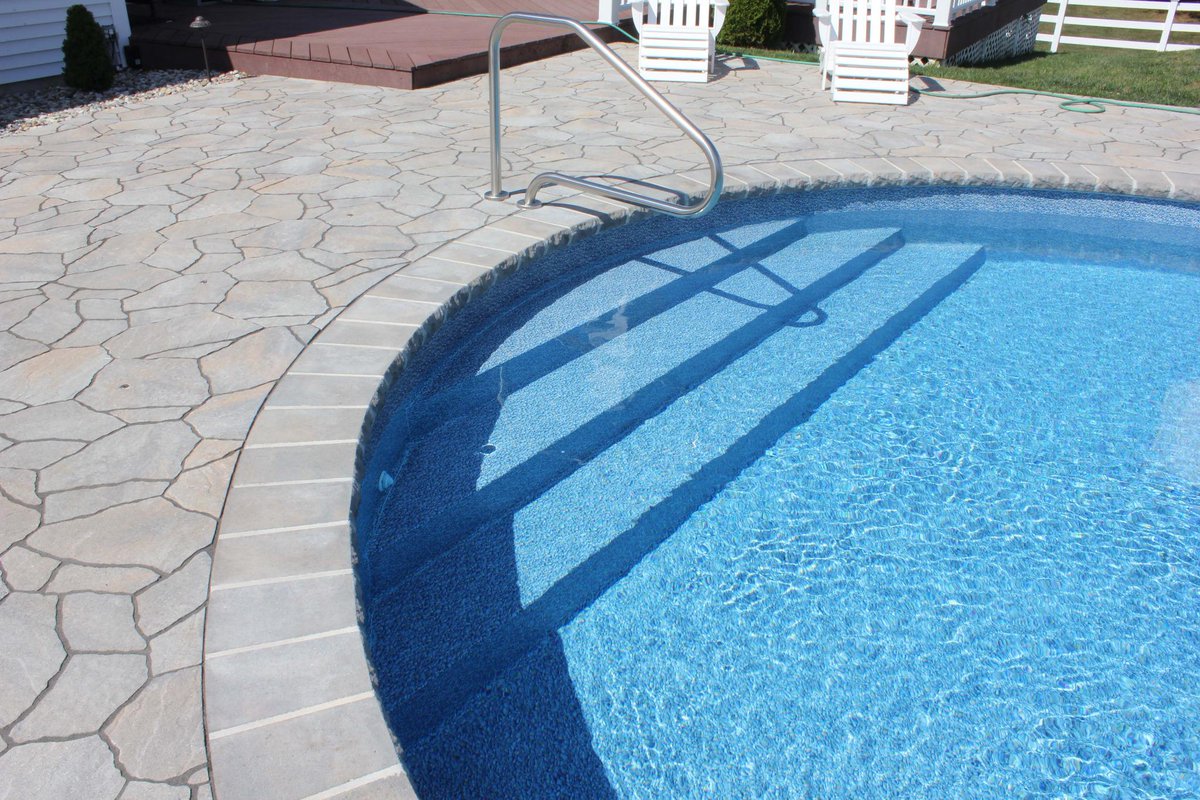 InterSwimPools's tweet image. Ask us about steel steps and benches!