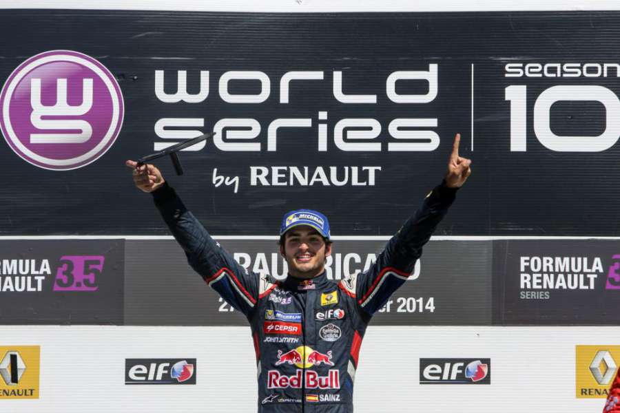 Carlos Sainz Jr. será piloto de Toro Rosso en 2015
dozz.es/7es6w #F1