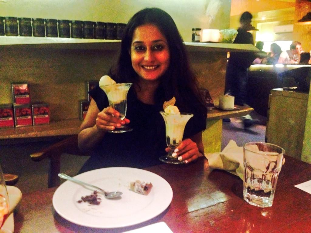BhaktisBanter's tweet photo. That awesome moment when you have a cream in each hand @IndigoDelis @FoodBloggerAI #DeliCommunityMenu http://t.co/aXjH6Dr2c1