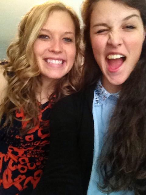 kelly_smith_13's tweet photo. Can't wait to see my girls tomorrow ๐ #fattyfive #sistasista http://t.co/oFBcb4ofBG