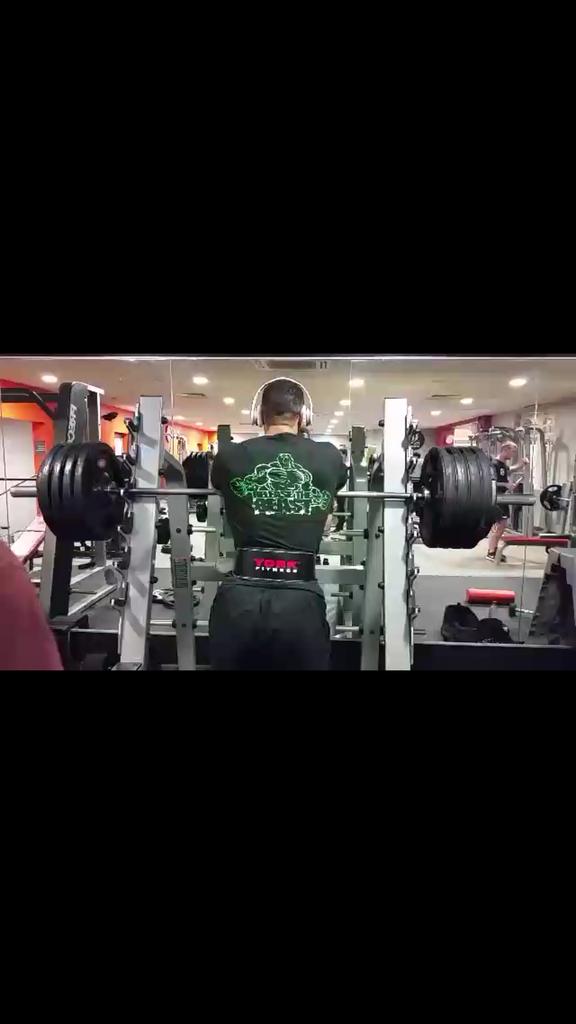 teecleishy's tweet photo. #gymrats #releasethebeast #rtb #ironbender #ironaddict #musclesondeck #lifters #liftheavy #randompics #fitness http://t.co/OWpIiznWj7
