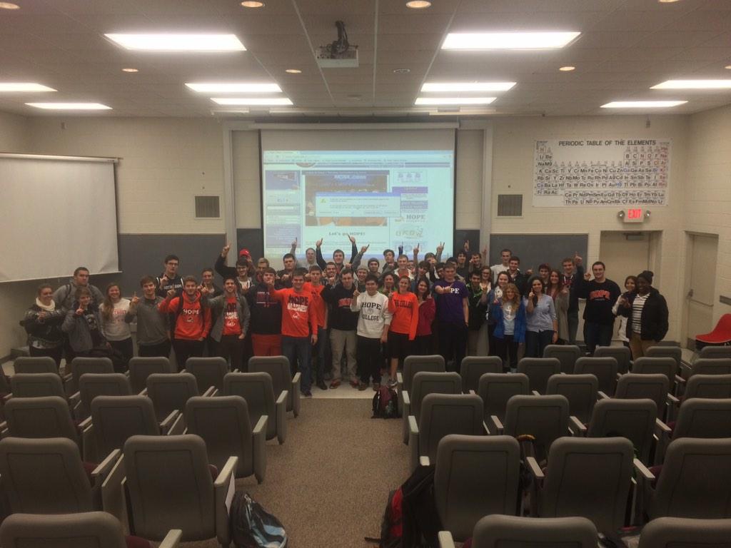 ThomasMarine's tweet photo. The @HopeCollege #ENG100 class showin' the volleyball team some love before the big game #FireUpDutch http://t.co/21Hi1C3V9k