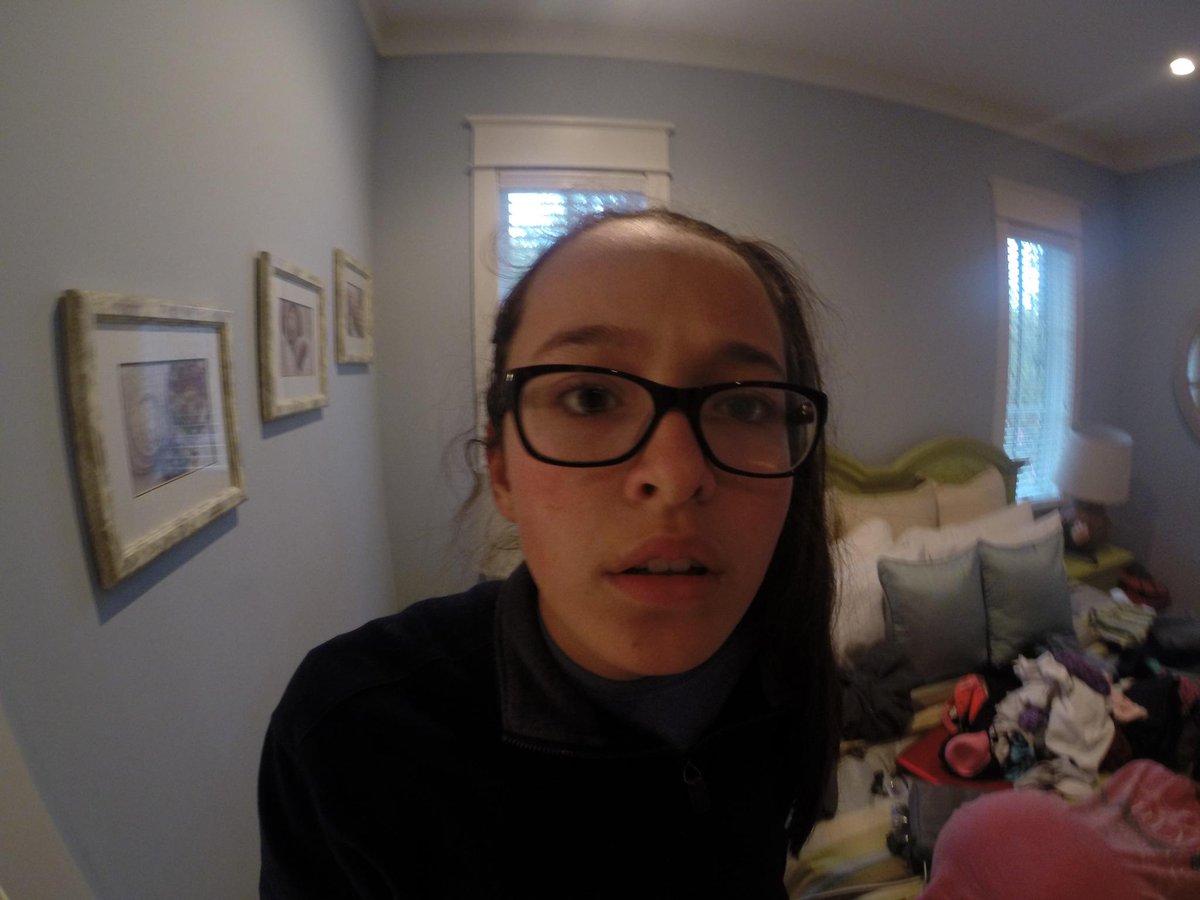 StephanieJSF's tweet photo. “@charlie_fraserr: when emma was trying to work the go pro http://t.co/ftlGh8ZfW2” @ktaylorfitz