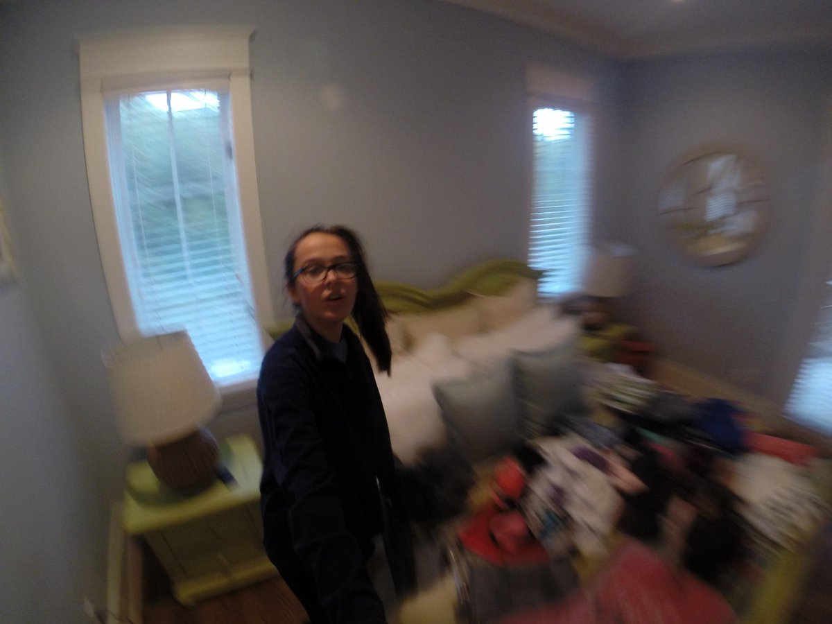 StephanieJSF's tweet photo. “@charlie_fraserr: when emma was trying to work the go pro http://t.co/ftlGh8ZfW2” @ktaylorfitz