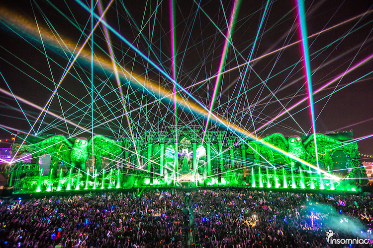 RyelandFrance's tweet photo. These lasers will keep you moving and dancing ! #EDC #Ryeland #EDM #EDCLV #ROAR #PLUR #Dance #Festival @EDC_LasVegas http://t.co/qaPprkmgXE”