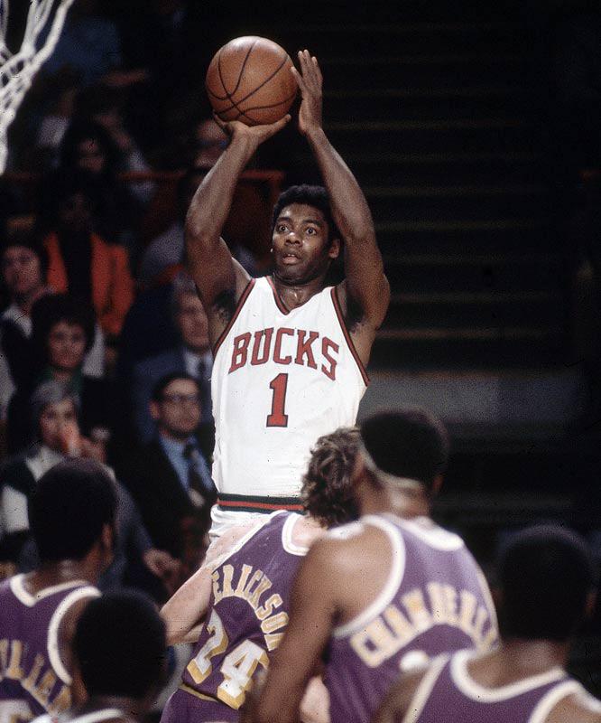 Happy birthday to Oscar Robertson! 