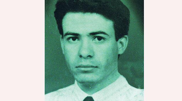 HasanCucuk's tweet photo. Öğrencilerini kurtarmak için Tuna'ya tereddütsüz atlayan ’Tuna Boyu’ şehidi Ali Alptekin #FedakarÖğretmenlerimiz http://t.co/DBUg1P0Fuf