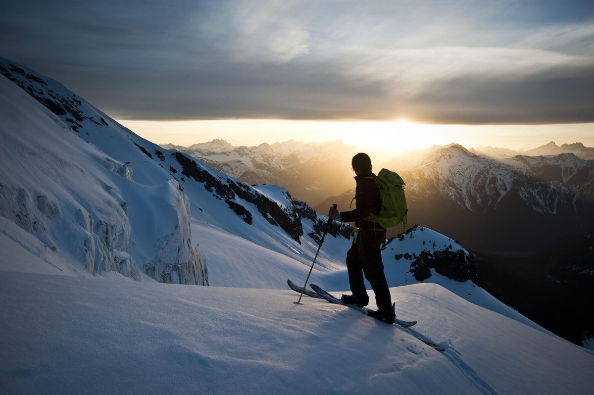 eddiebauer's tweet photo. #Splitboarder @KyleMiller411 & Jason Hummel slay the Washington Nines. Report: http://t.co/IdfjsOIme4 | #Hi5_FA http://t.co/phzI40AreG