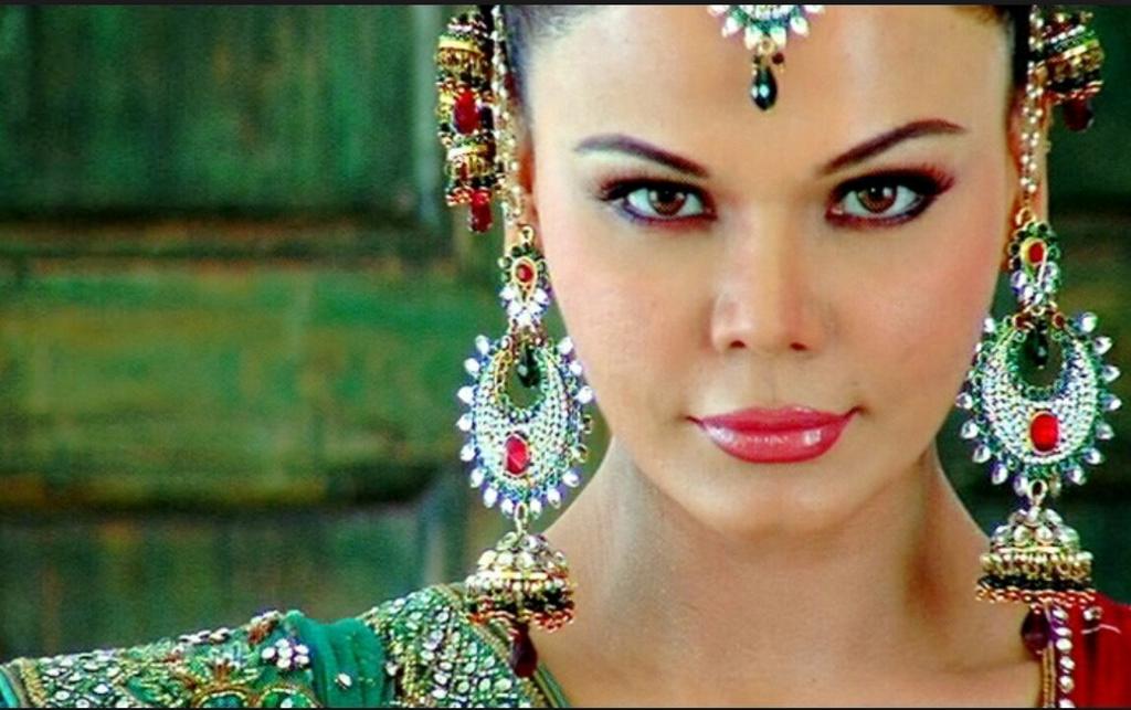 Happy Birthday, Rakhi Sawant! 