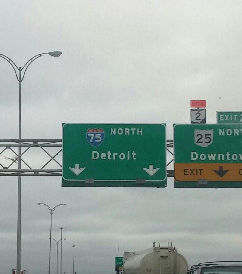 AshleyPetty_'s tweet photo. Almost there! #DetroitInvasion #billsmafia http://t.co/isLDccDUgH