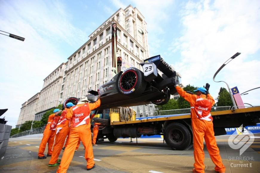 Current_E's tweet image. Take off! This time, without @NickHeidfeld in the car. current-e.com/features/putra… @VenturiGP #RinggitRing #FormulaE
