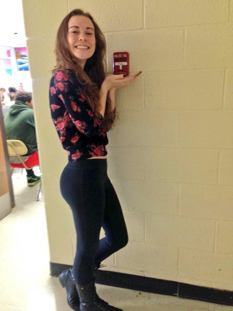 FalloutGuide's tweet image. #iwouldfuckthatussyhard