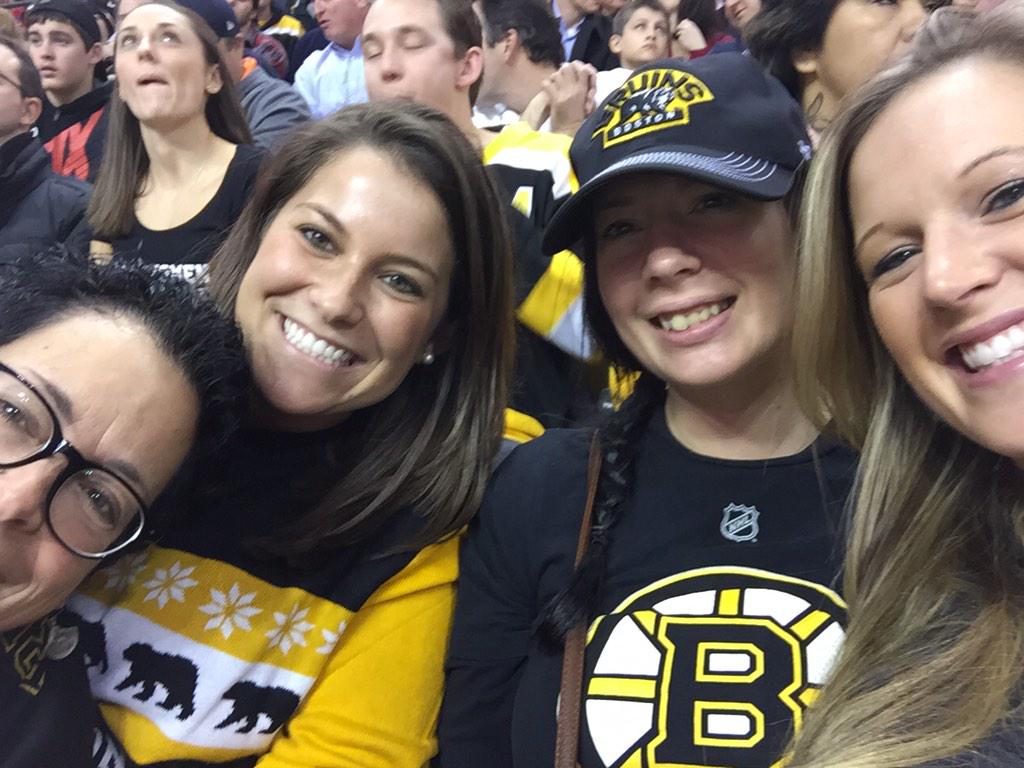 kross1023's tweet photo. #familynight #bruins http://t.co/hXAX4IPpXz