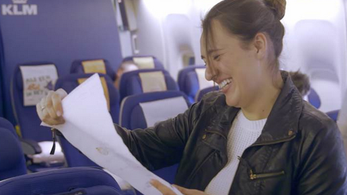 be_jarred's tweet photo. So sweet! @TODAYshow Airline moves passengers to tears with surprise notes from loved ones: http://t.co/8IfpmzS2Rq http://t.co/JNbdmgCUya”