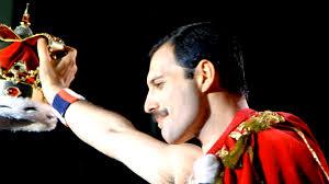 RememberMusica's tweet photo. AHORA. Homenaje de Remember a @freddiemercury4 y @QueenWillRock con dos horas inolvidables http://t.co/aCZtBq7bqN http://t.co/4ey27s7ixD