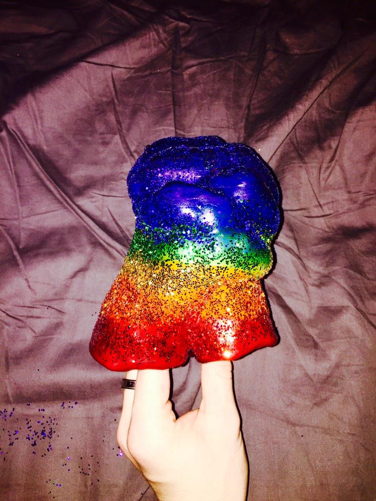 austin4you22's tweet image. @austin4you22: Can't really tell but this is a wax hand of me and Nicolay holding hands ❤️❤️👬