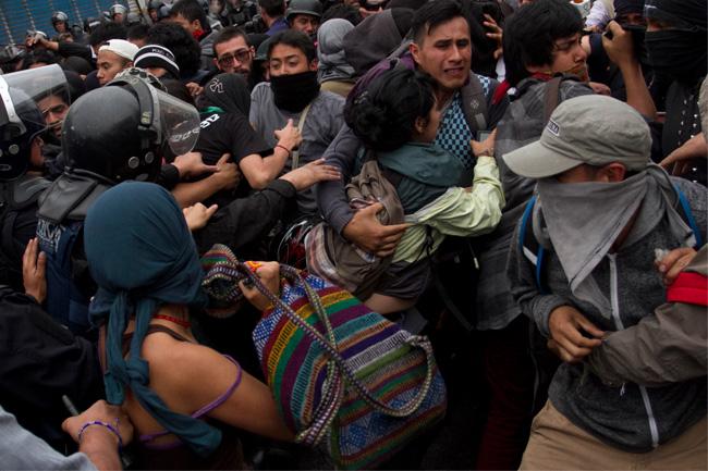 anasofiabeta's tweet photo. Que nos quede claro q los #encapuchados son delincuentes q esconden su rostro por temor a represalias #FueraCapuchas http://t.co/r4xxCzzKjs