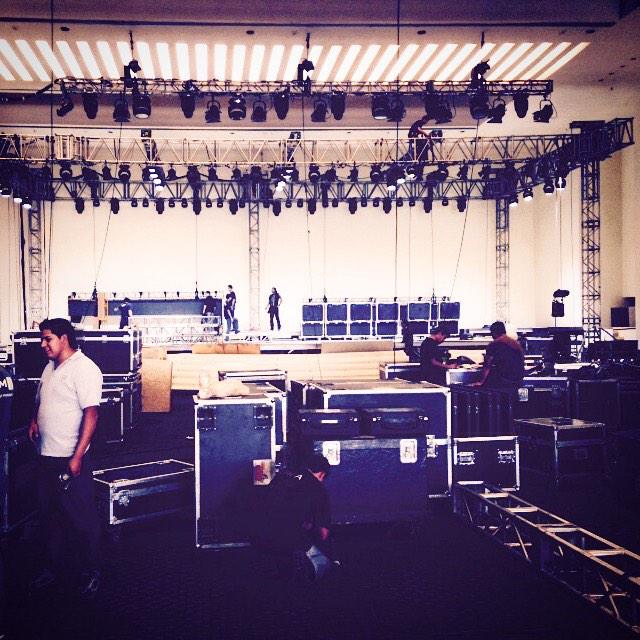 Joaquinamercada's tweet photo. En montaje #Show @cirt_  2014 #ymproject #choreography http://t.co/I0Cb65DRS3