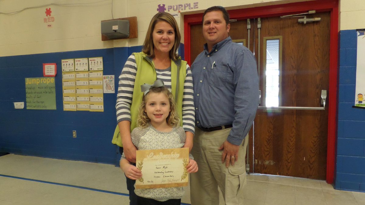SimpsonElem's tweet photo. These Leader of the Month parents were soooo proud! http://t.co/J9UZwZ7XAA