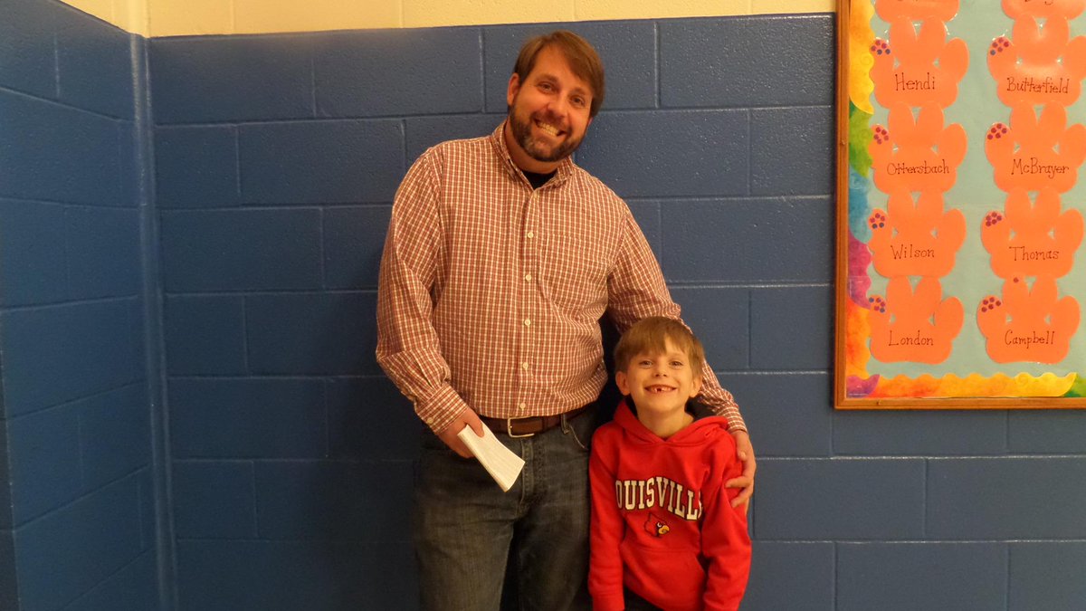 SimpsonElem's tweet photo. These Leader of the Month parents were soooo proud! http://t.co/J9UZwZ7XAA