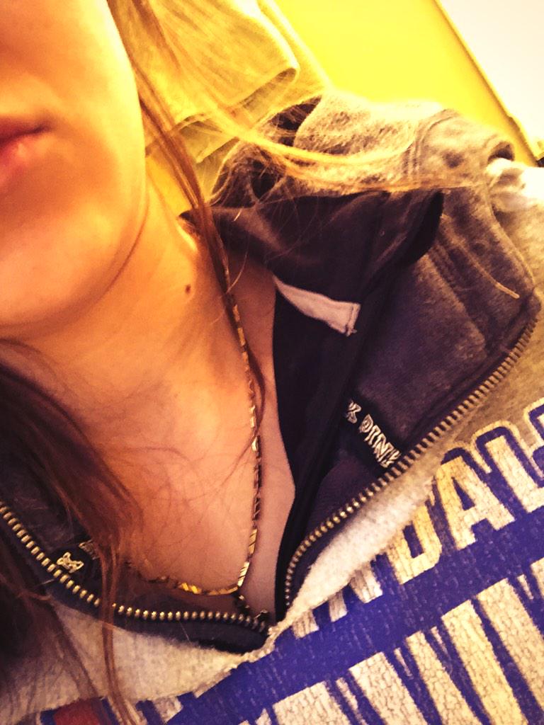 allierathjen's tweet image. Life of a student at Urbandale high school #freezing #3jackets