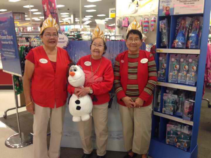 LytiaZ's tweet photo. My Softlines ladies had a great time with our #DisneyFrozenatTarget shop! @awgreberTGT @merklausner http://t.co/jcxeG6SVsc