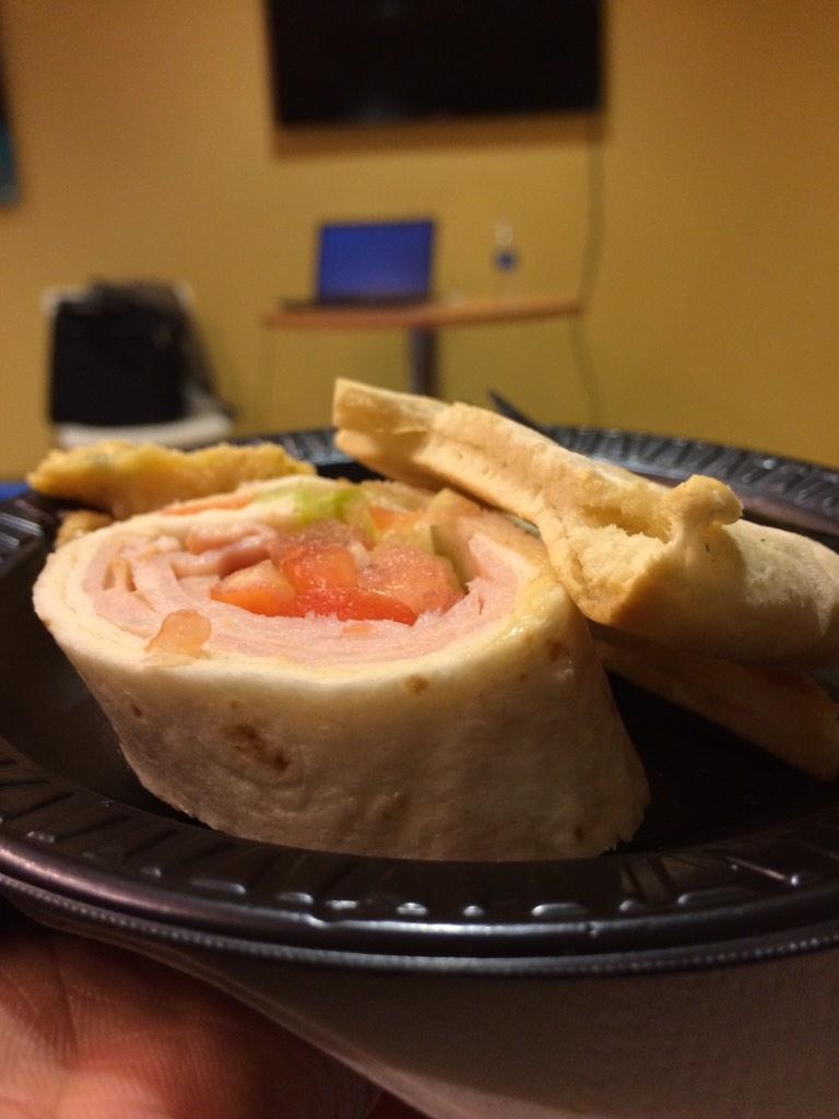 mccunehall2015's tweet photo. Healthy eating program in the kitchen #goodfood http://t.co/XmLtFD7frx