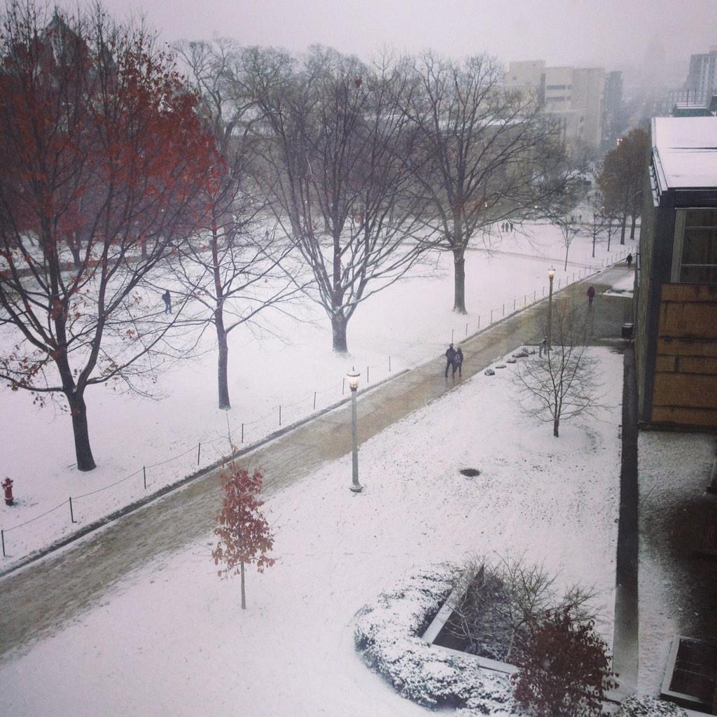 UWMadisonLS's tweet photo. Oh the weather outside is... ❄️❄️ #wiwx #uwmadison #dailybascom http://t.co/kQFqQbDeqC