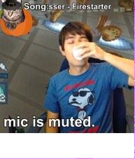 SimmonsKim's tweet photo. @Shigster ☕️☕️☕️ and invisible drinks! XD http://t.co/4raPw8Vc4v
